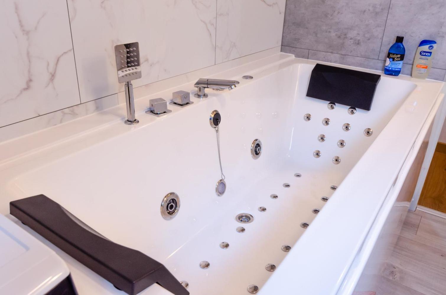 Appartement Balneo-Detente Sainte-Helene-du-Lac Kültér fotó